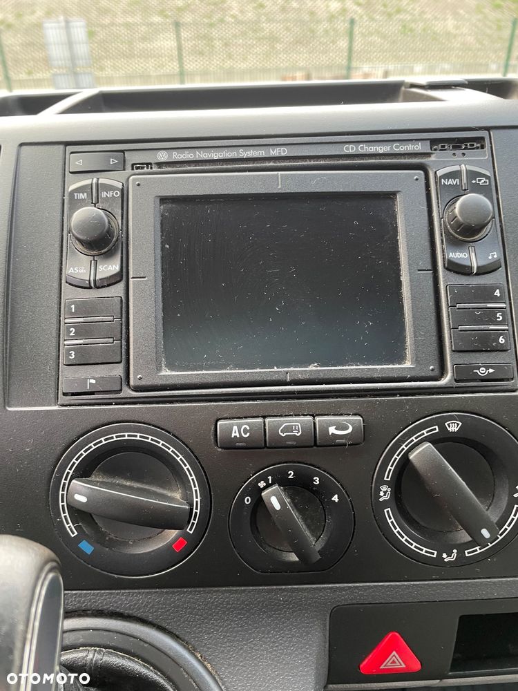 Volkswagen Caravelle - 28