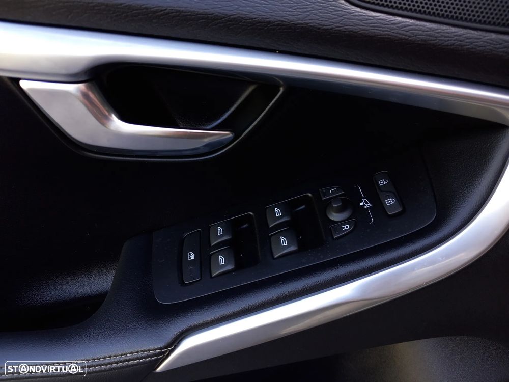 Volvo V40 D2 R Design - 21
