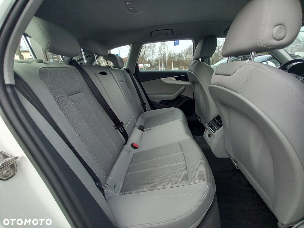 Audi A4 Avant 35 TFSI S tronic - 15