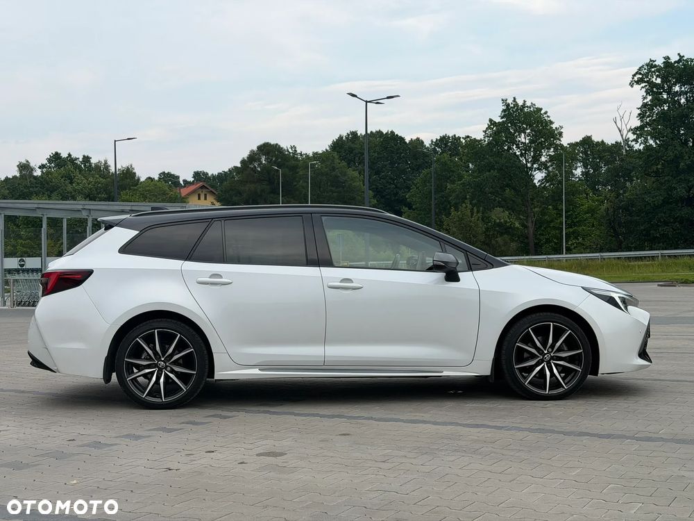 Toyota Corolla 2.0 Hybrid GR Sport Dynamic - 6
