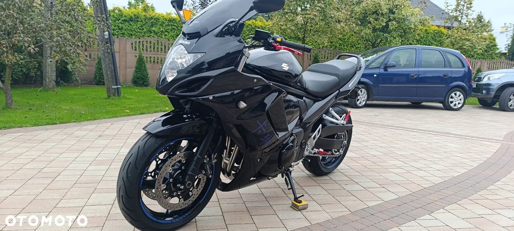 Suzuki GSX - 4