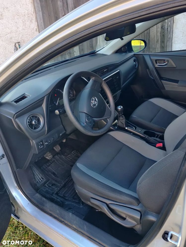 Toyota Auris - 5
