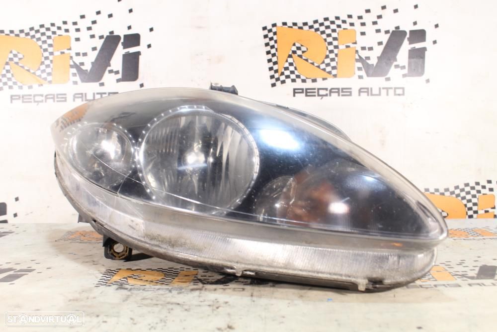 Ótica / Farol Direito Seat Leon (1P1)  5P2941006c / 89315821 / Passage - 3