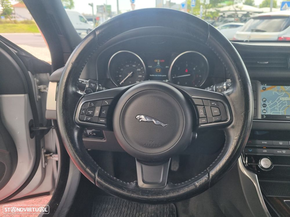 Jaguar XF 20d Aut. R-Sport - 34