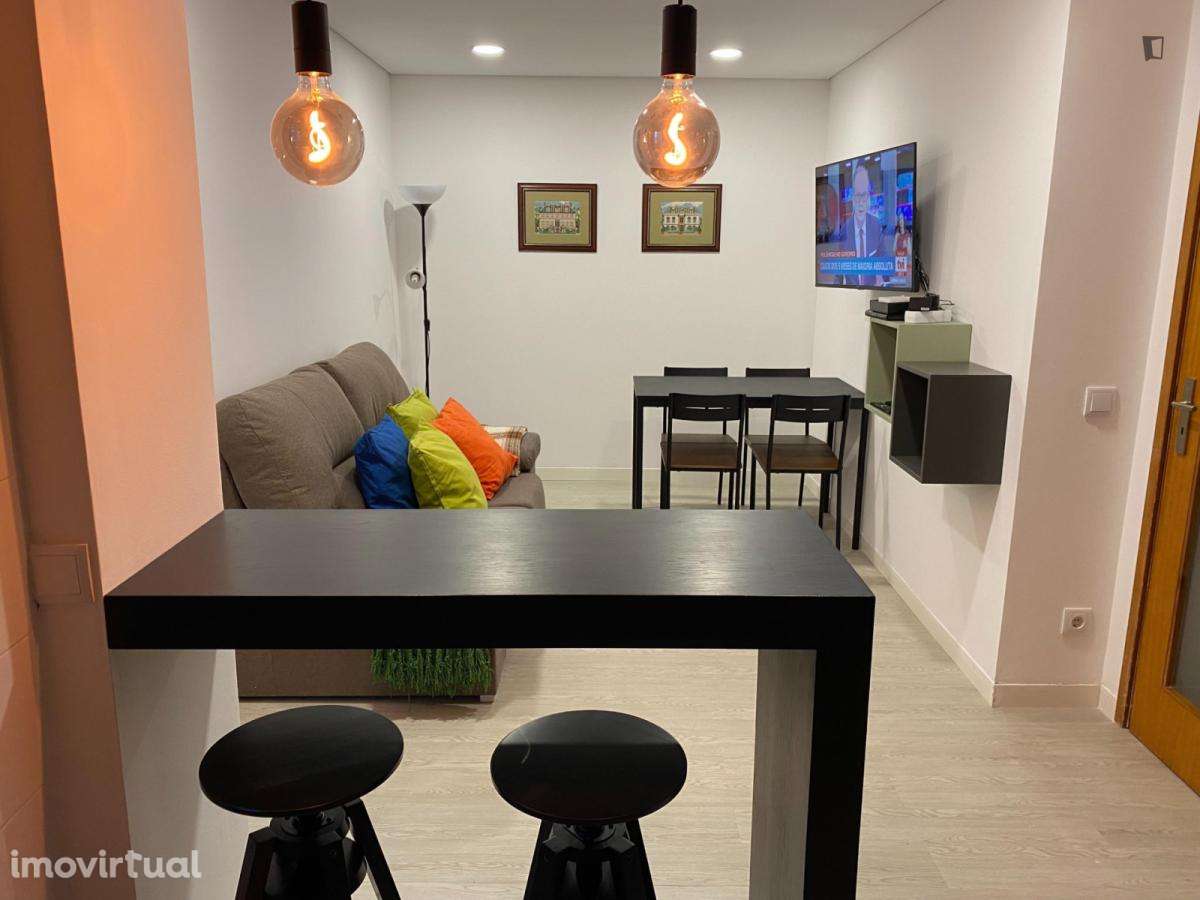 Quarto - localizado em Paranhos Porto - Grande imagem: 3/8