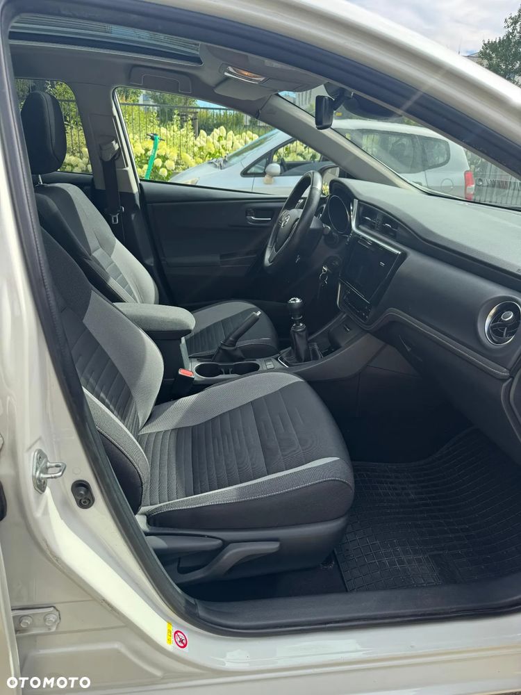 Toyota Auris 1.4 D-4D Premium Comfort - 6