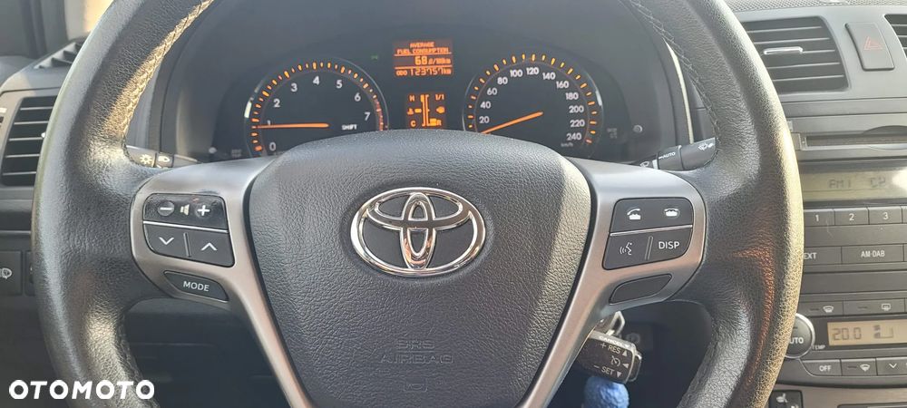 Toyota Avensis 1.8 Sol - 3
