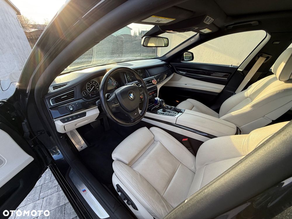 BMW Seria 7 740Li - 8