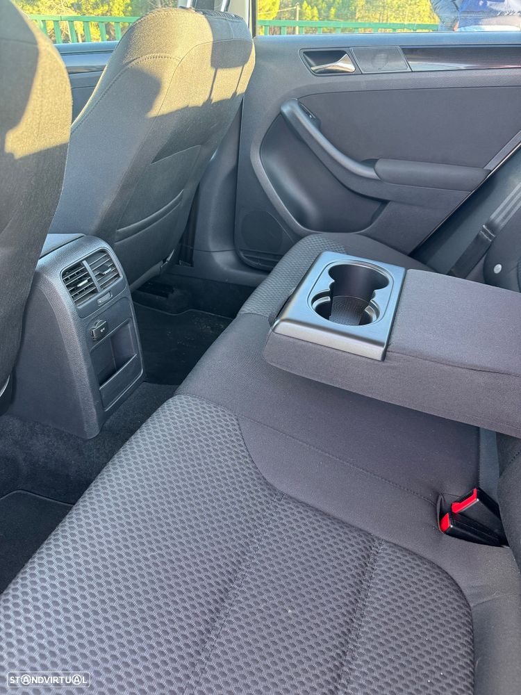 VW Jetta 1.2 TSi Comfortline - 10