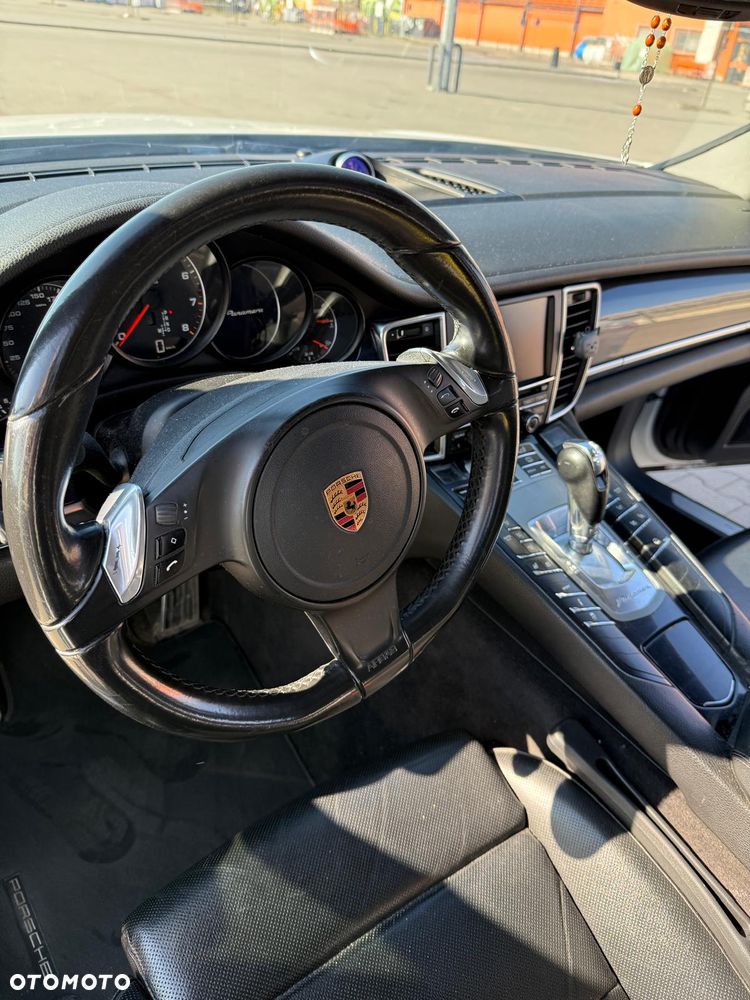 Porsche Panamera - 22