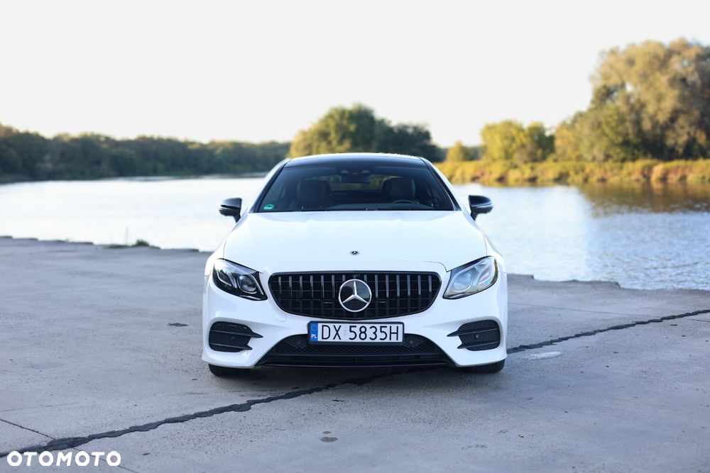 Mercedes-Benz Klasa E 400 4Matic 9G-TRONIC 25th Anniversary Edition - 2