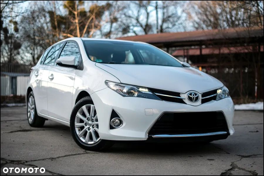 Toyota Auris - 1