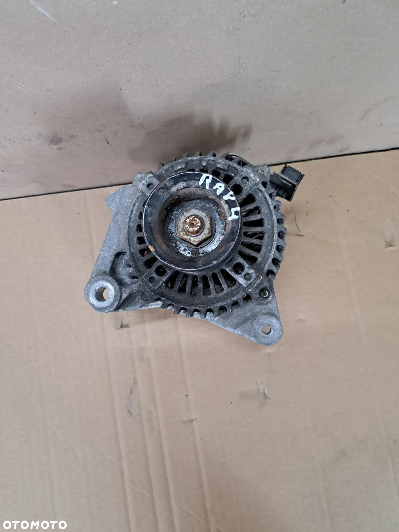 Toyota Rav4 II 2.0 VVTI benzyna alternator 27060-28110 - 4