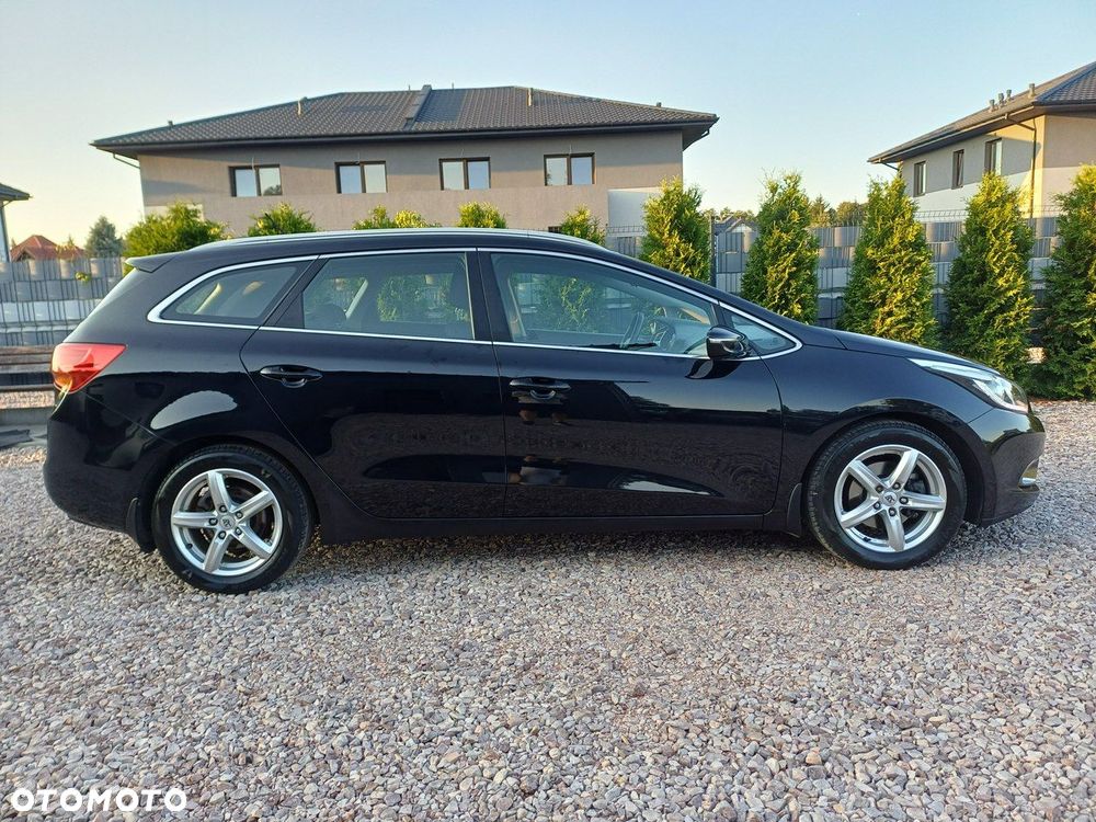 Kia Ceed - 12