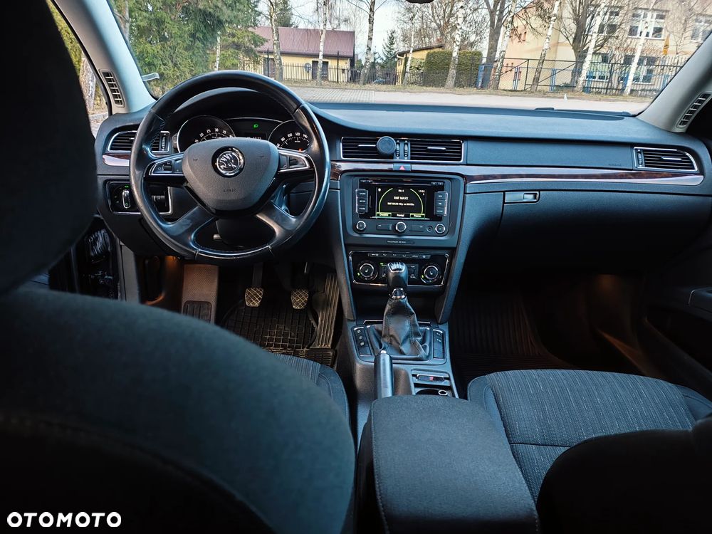 Skoda Superb 2.0 TDI Elegance - 8