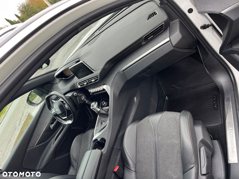 Peugeot 3008 1.5 BlueHDi GT S&S - 17
