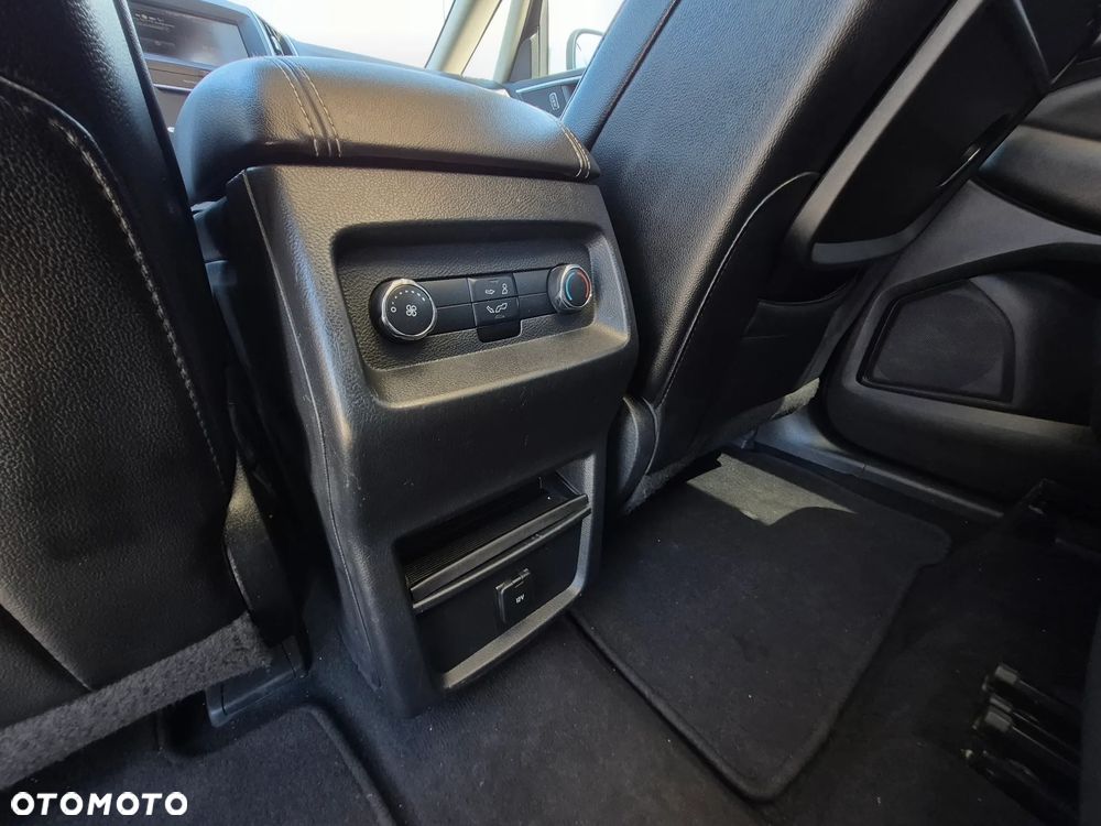 Ford S-Max 2.0 TDCi Titanium PowerShift - 22