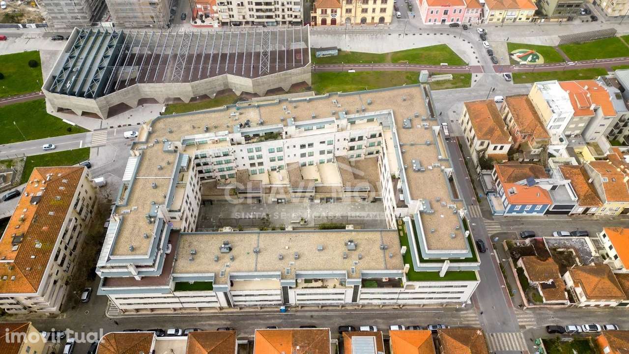 A 250 m do Mar | T2 com Garagem Box + 1 Lugar em Espinho SD/04570PG - Grande imagem: 2/27