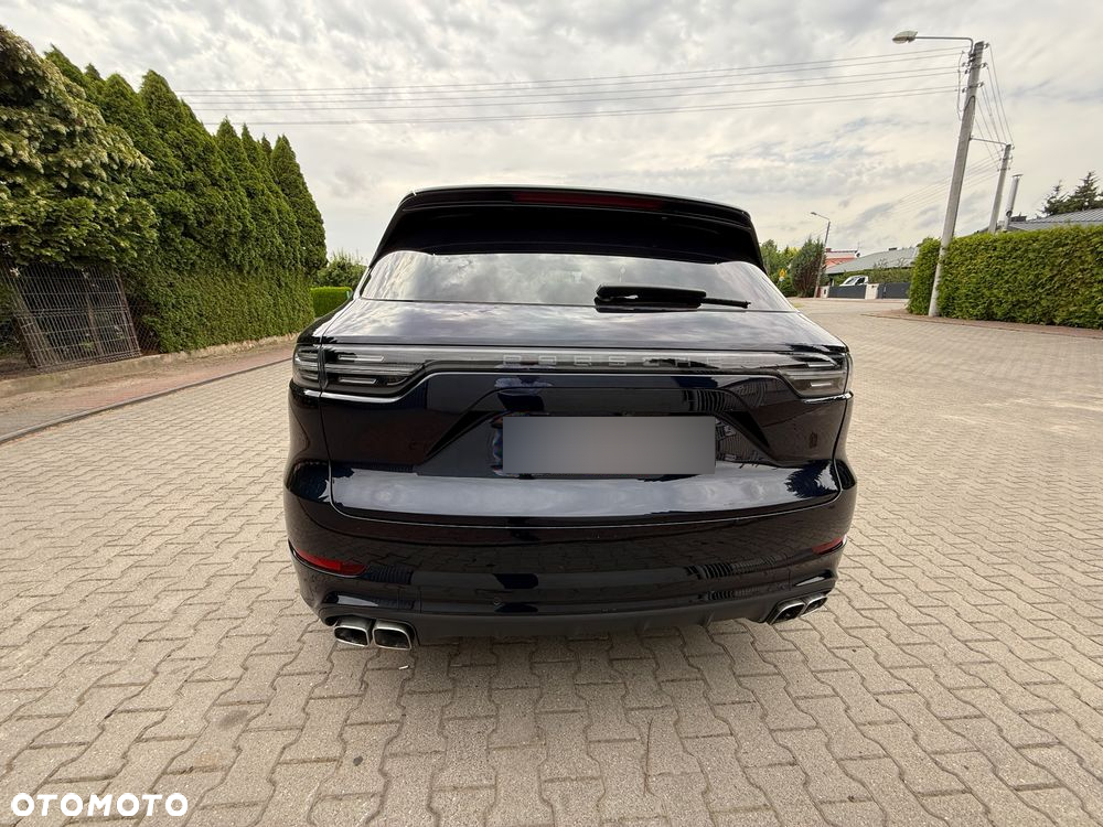 Porsche Cayenne Coupe Turbo S E-Hybrid - 8