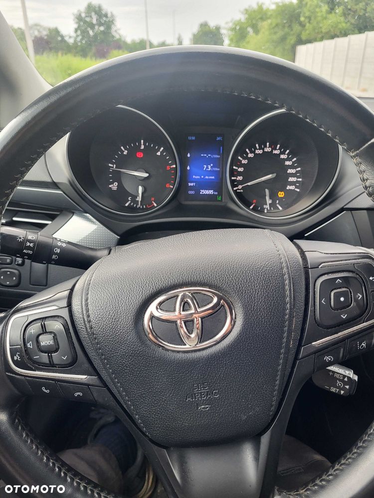 Toyota Avensis - 7
