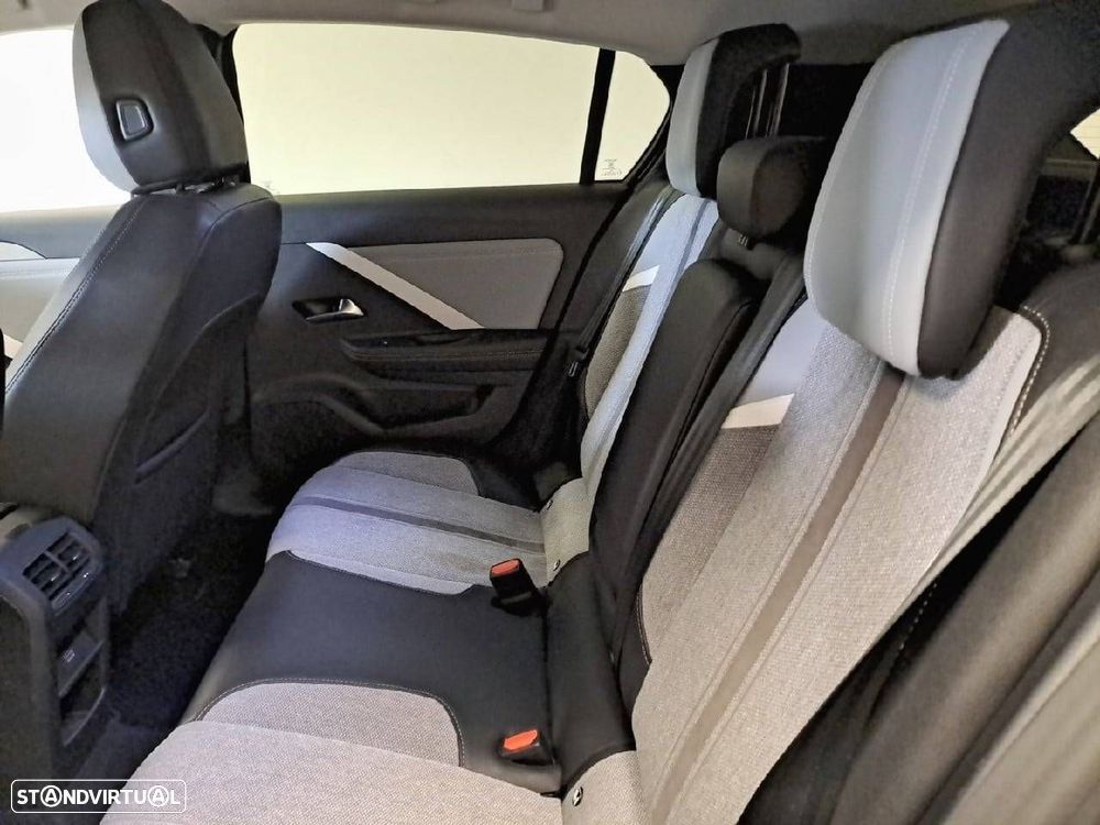 Opel Astra 1.5 D Elegance Aut. - 10