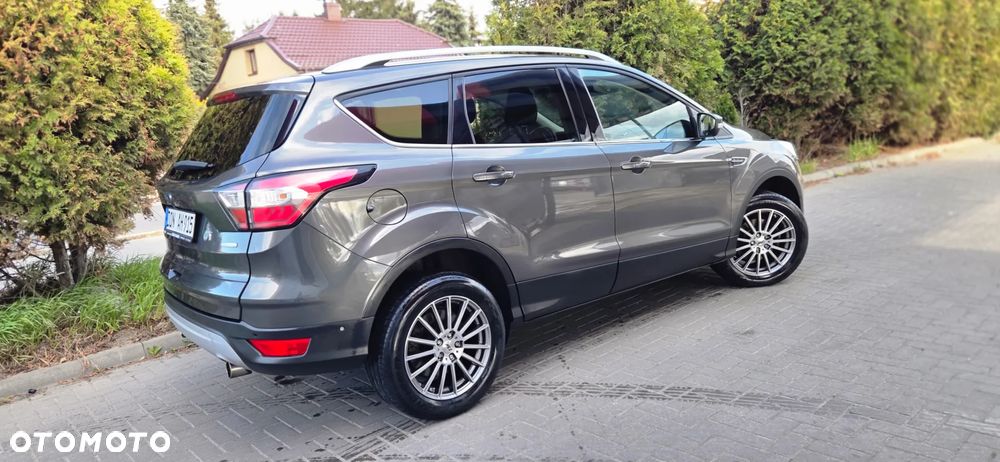 Ford Kuga 1.5 EcoBoost 2x4 Titanium - 16