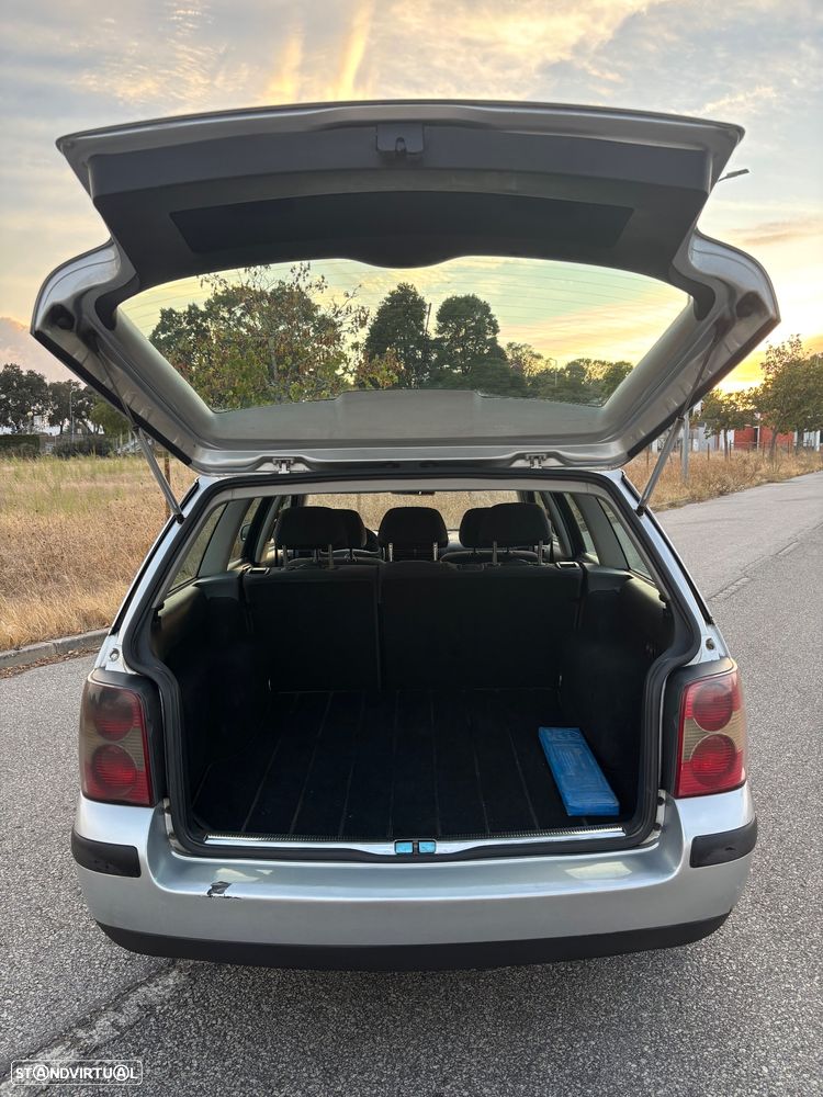 VW Passat Variant 1.9 TDi 4Motion Highline - 20