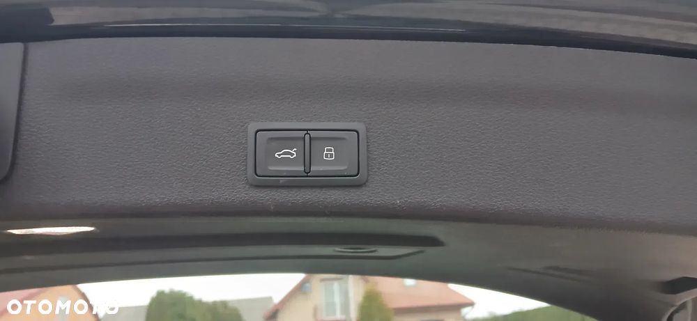 Audi A6 Avant 40 TDI quattro S tronic S line - 11