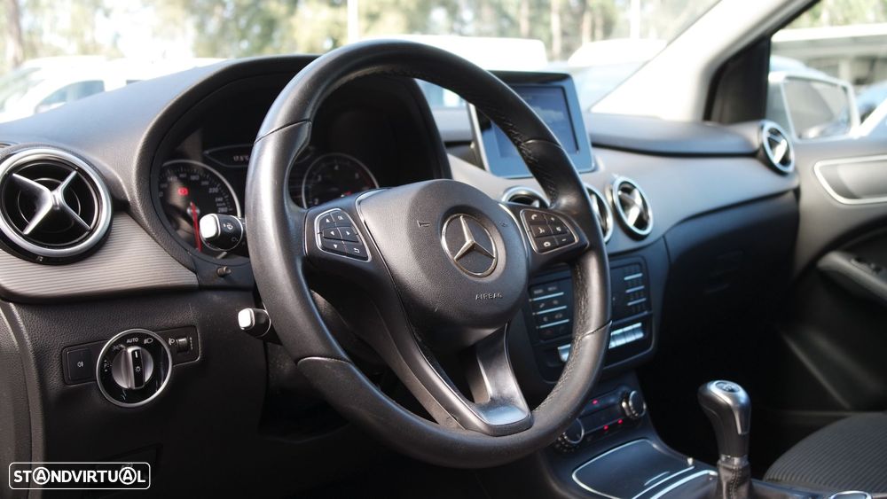 Mercedes-Benz B 180 d Urban - 12