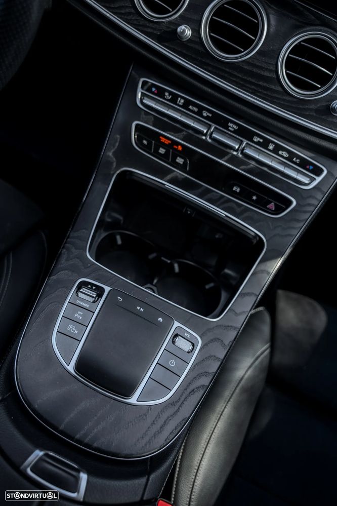 Mercedes-Benz E 300 de AMG Line - 29