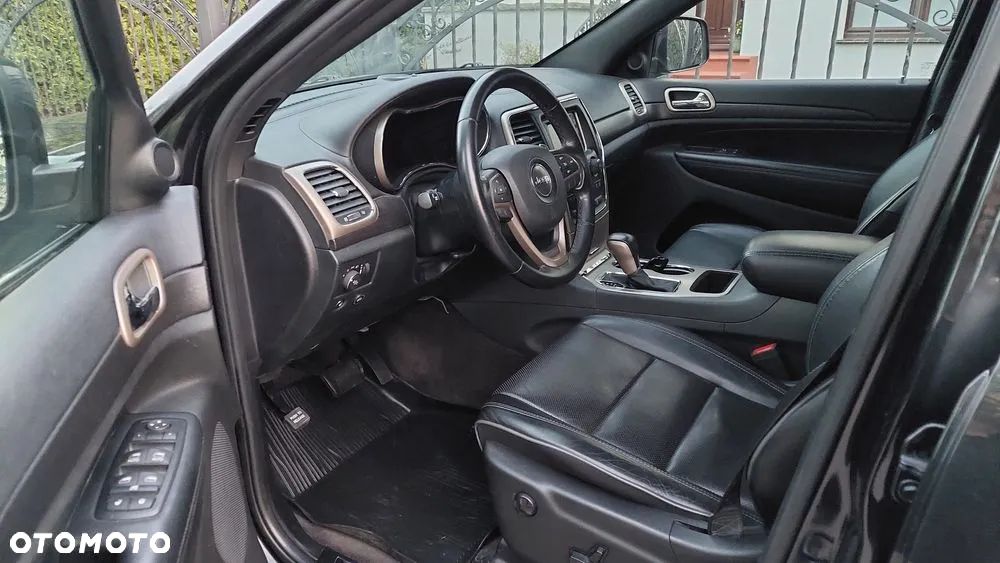 Jeep Grand Cherokee - 8