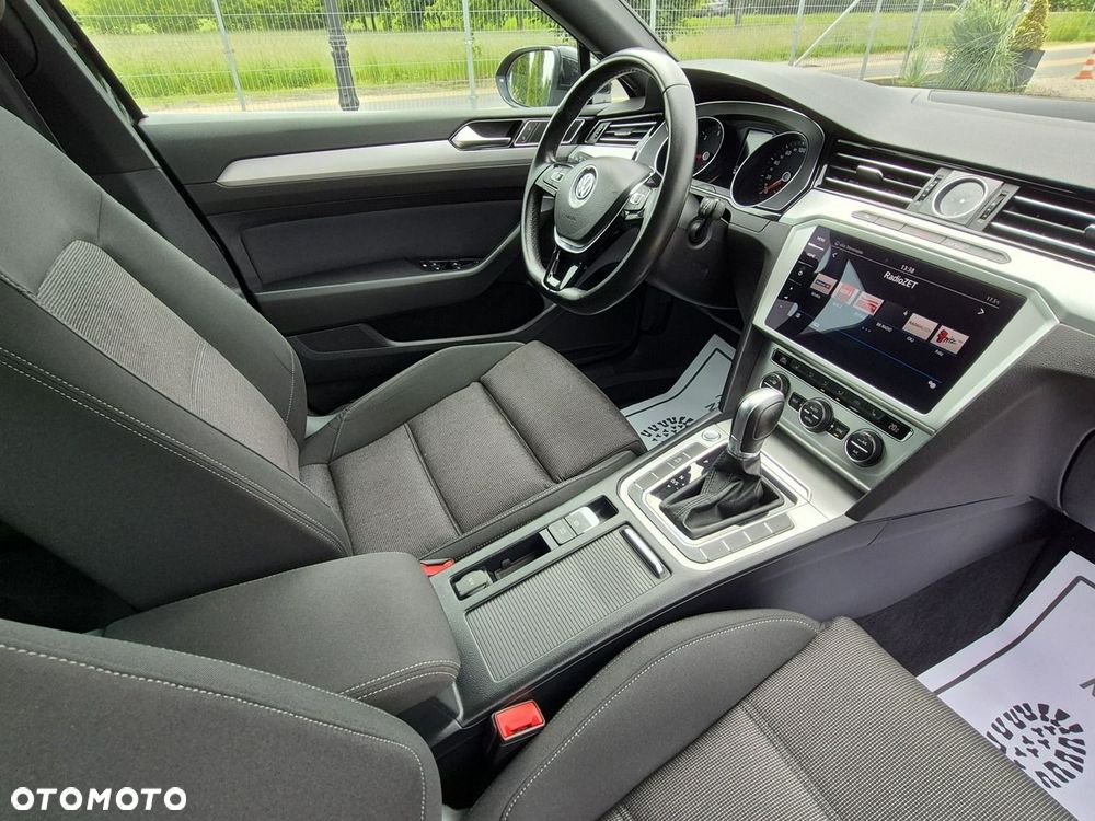 Volkswagen Passat - 23