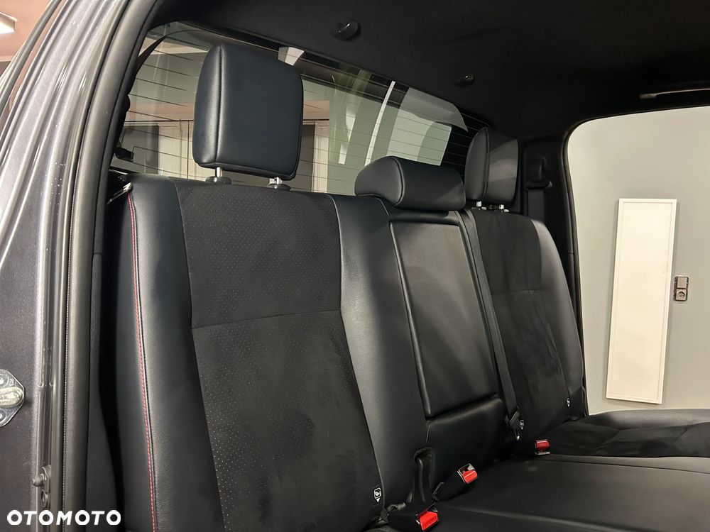 Toyota Hilux 2.8 D-4D Double Cab GR Sport 4x4 - 40