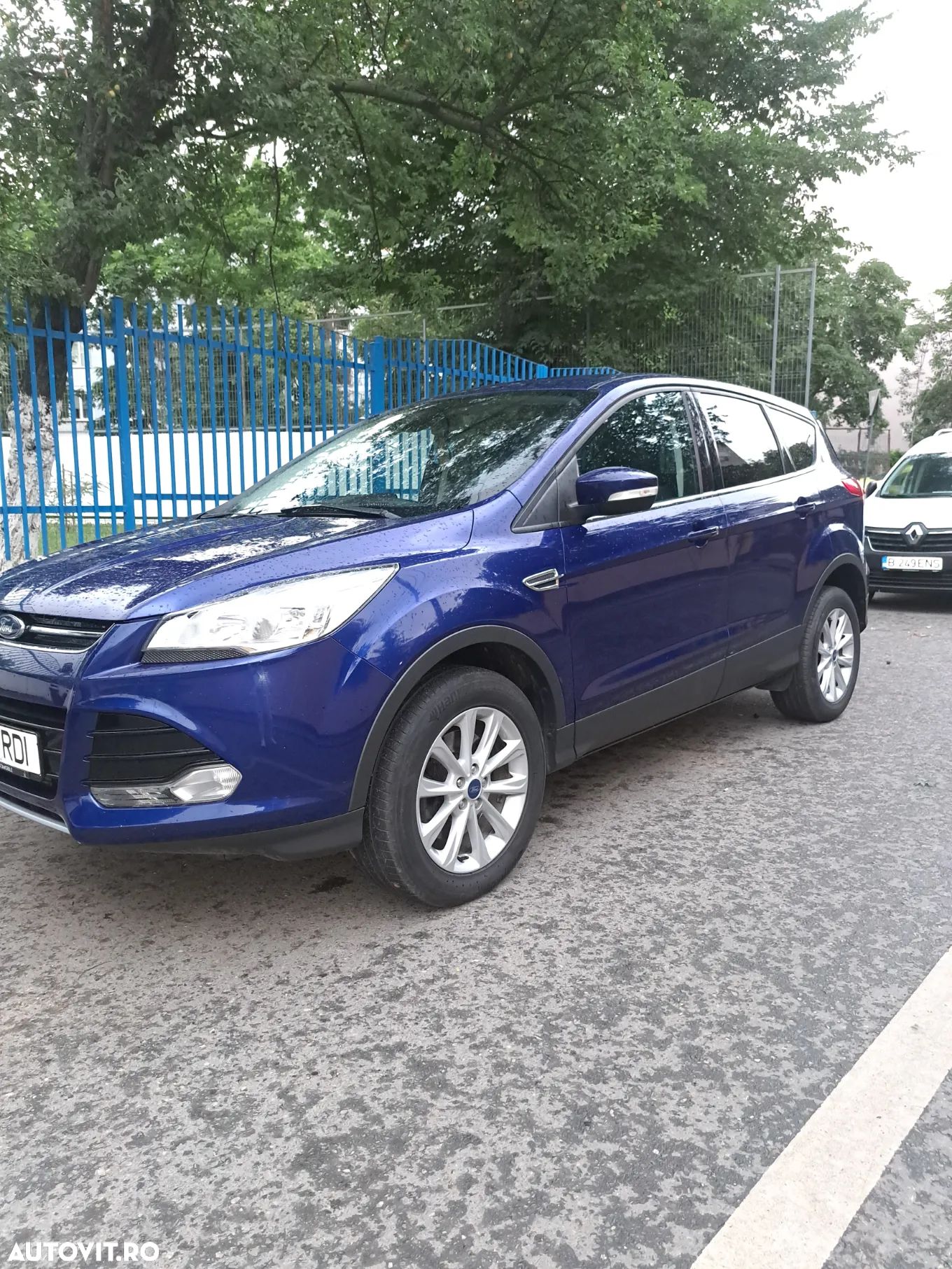Ford Kuga - 1