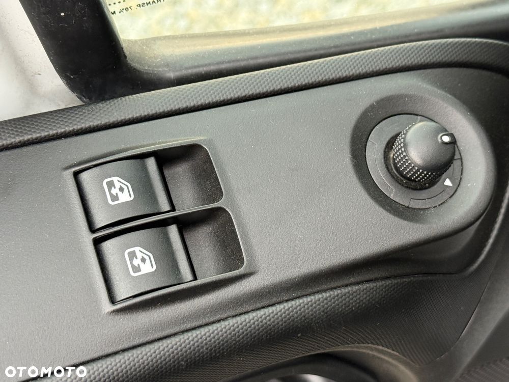 Iveco 2022/Daily/Średni/160 KM/manual/Klima/PDC/ bardzo dobry stan - 19