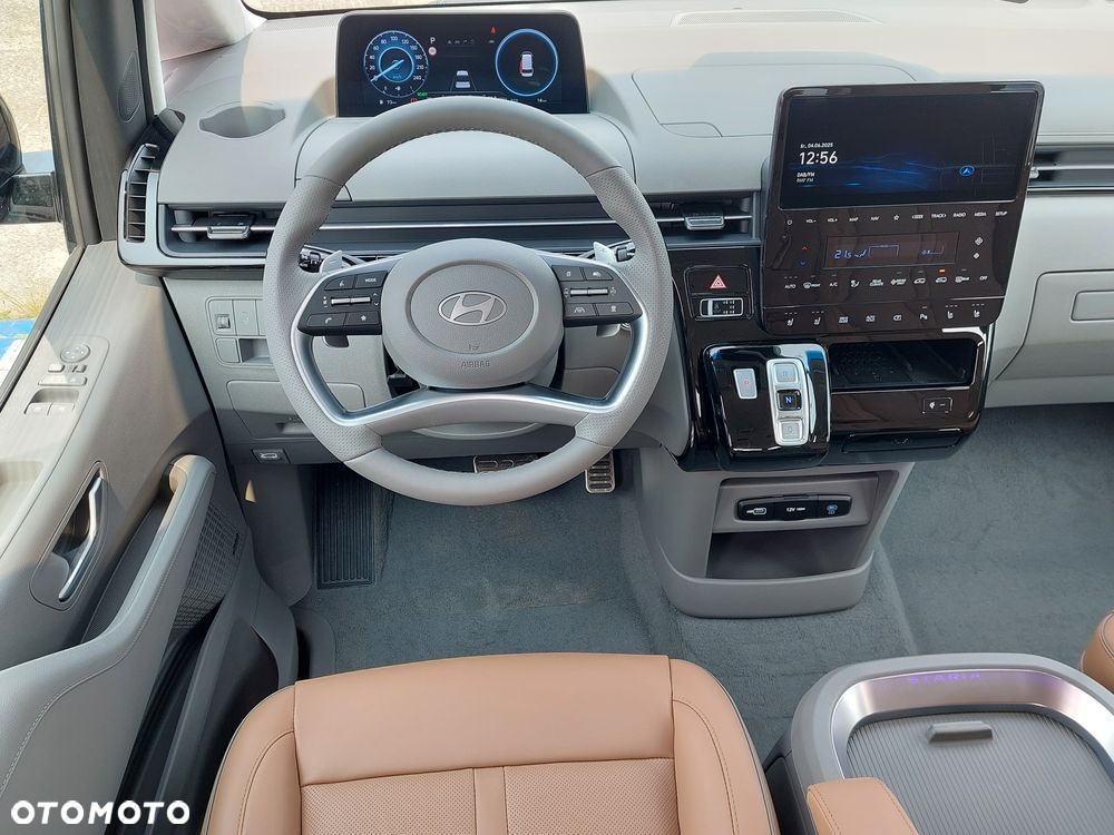 Hyundai Staria 1.6 T-GDI HEV Luxury - 18