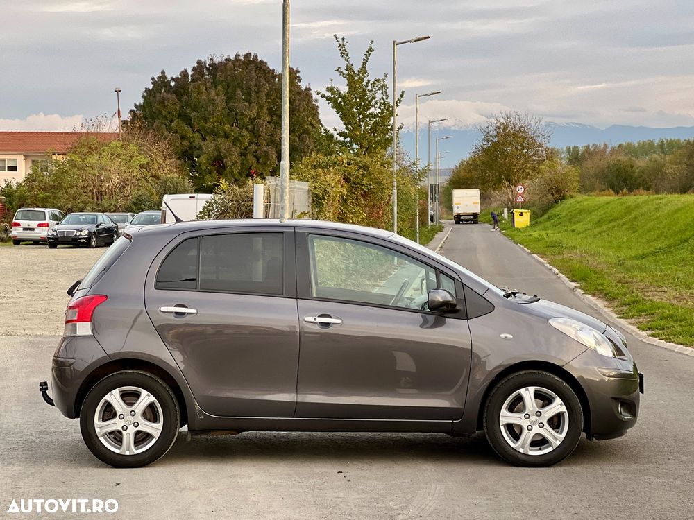 Toyota Yaris 1.33 VVT-i Executive - 5