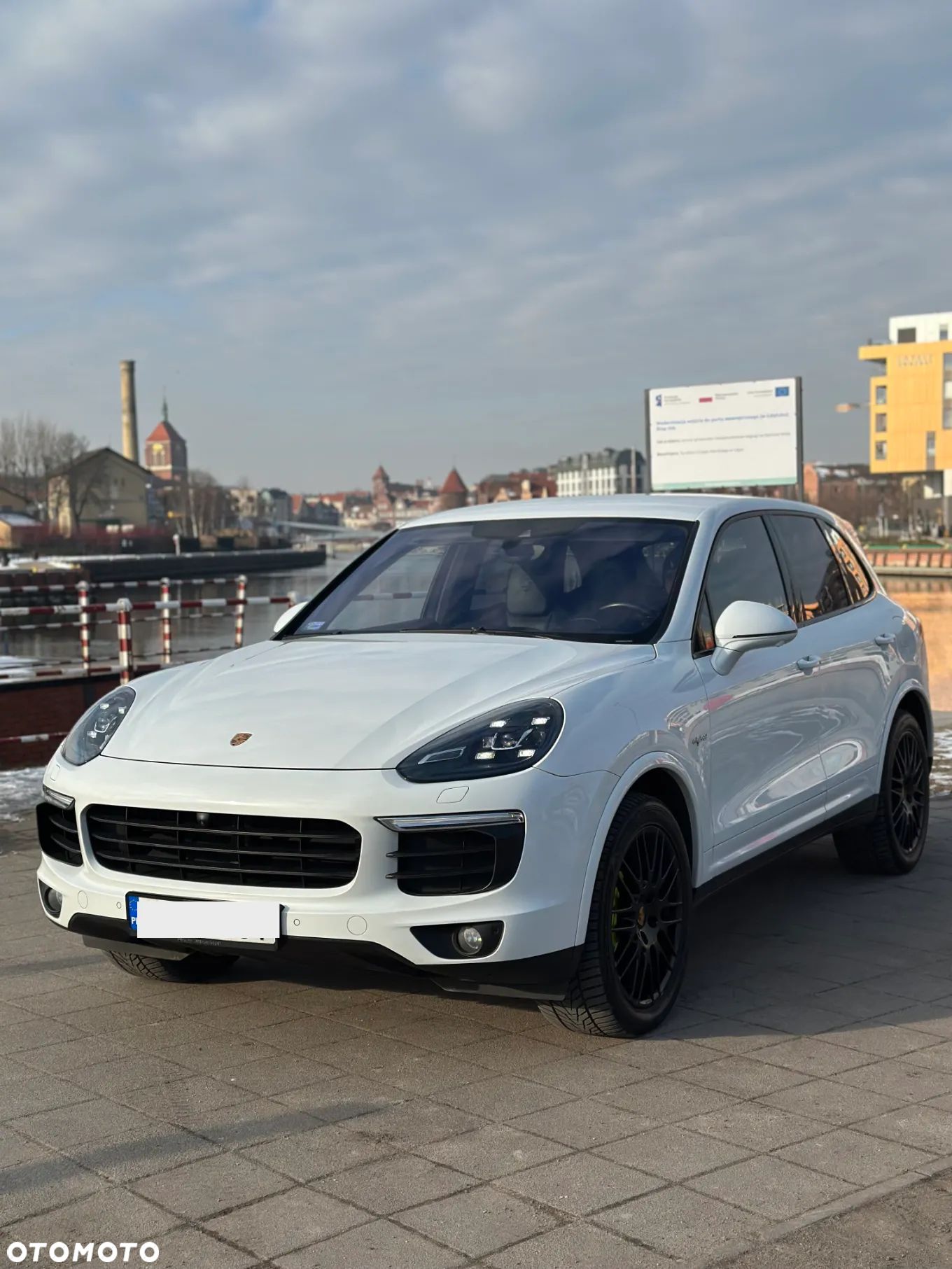 Porsche Cayenne - 1