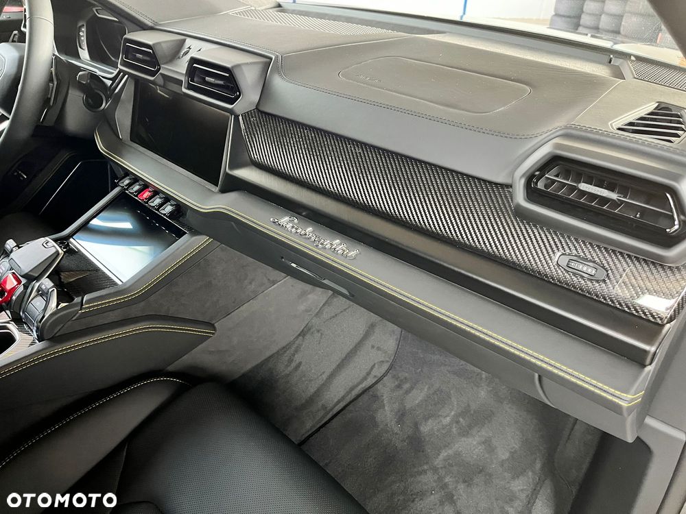 Lamborghini Urus - 17
