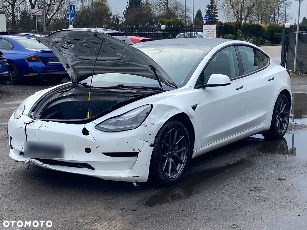 Tesla Model 3 - 4