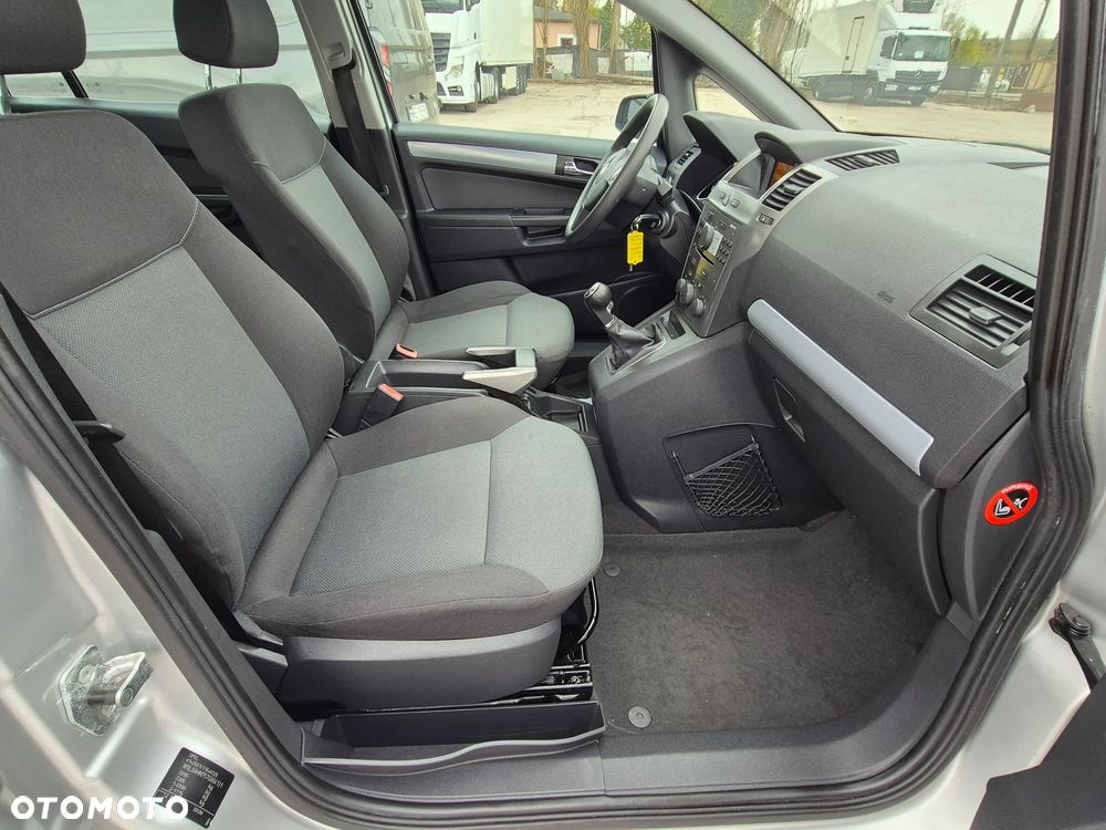 Opel Zafira 1.8 Innovation - 33