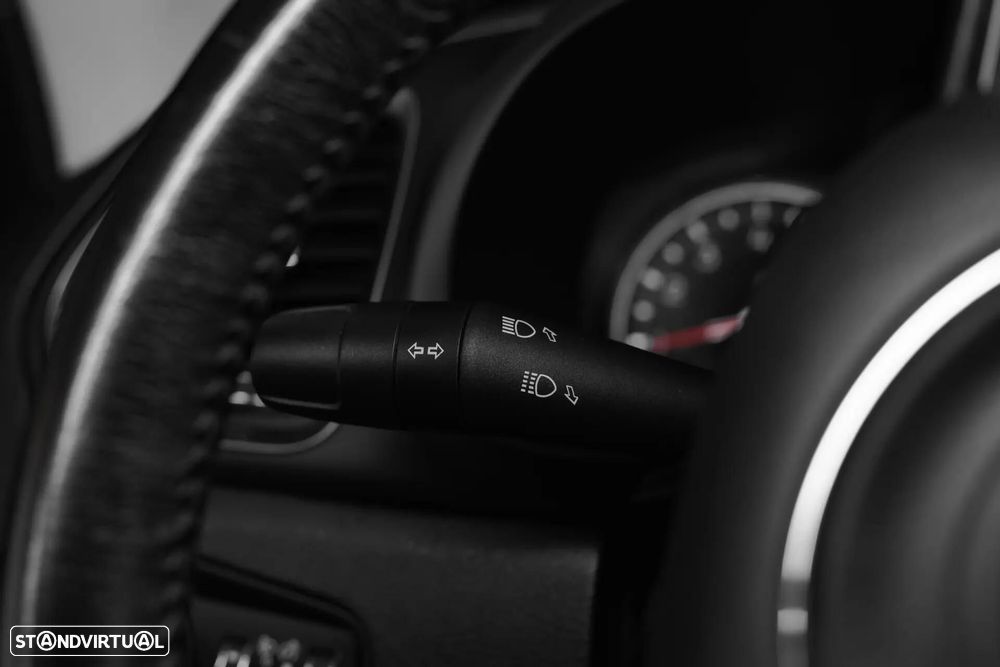 Jeep Renegade 1.0 T Limited - 26