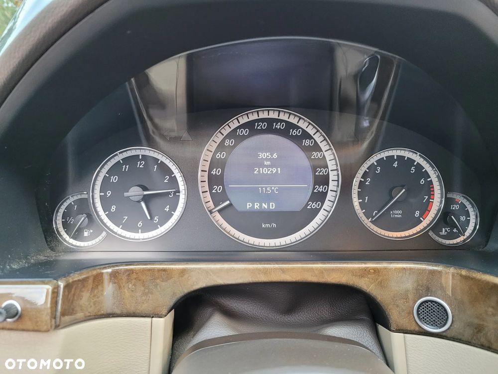 Mercedes-Benz Klasa E - 29