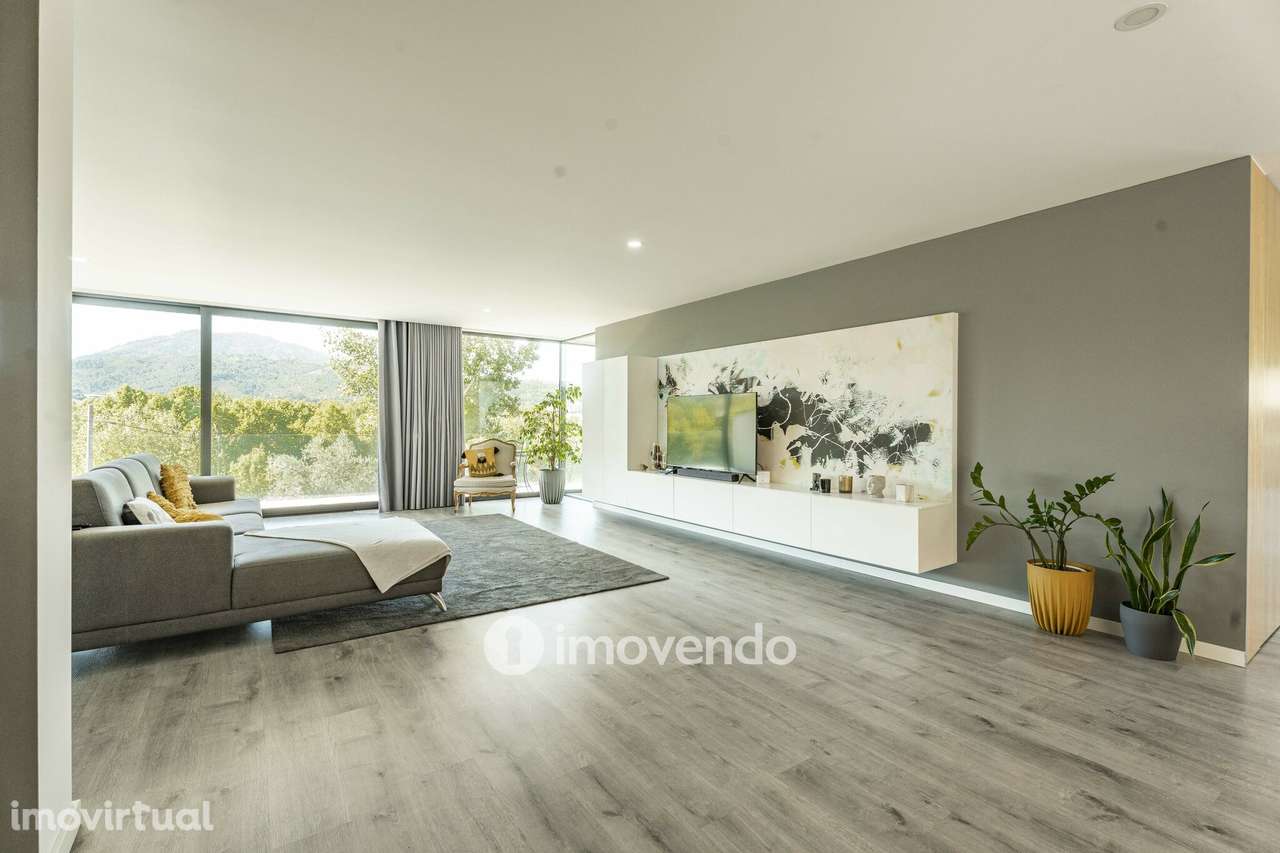 Moradia T3 única, mobilada e equipada, em Cabeceiras de Basto - Grande imagem: 3/60