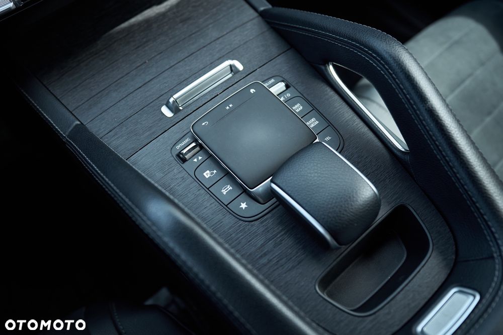 Mercedes-Benz GLE - 38