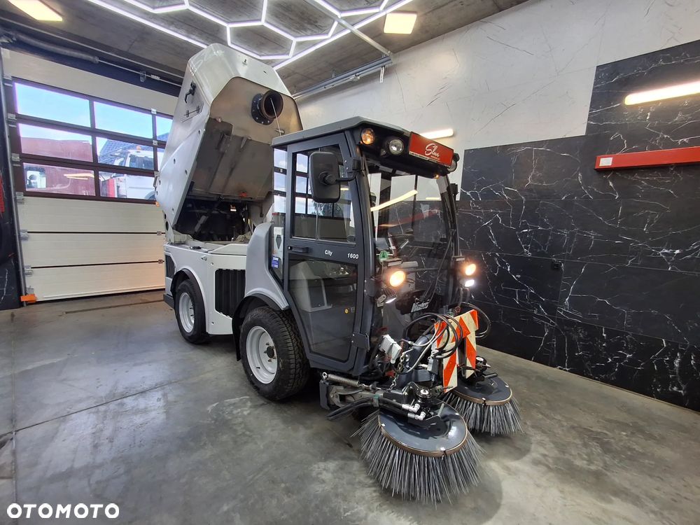 Inny HAKO Citymaster 1600 Zamiatarka Chodnikowa Euro 6 PM 2.5 Napęd 4x4 Rok: 2019 - 11