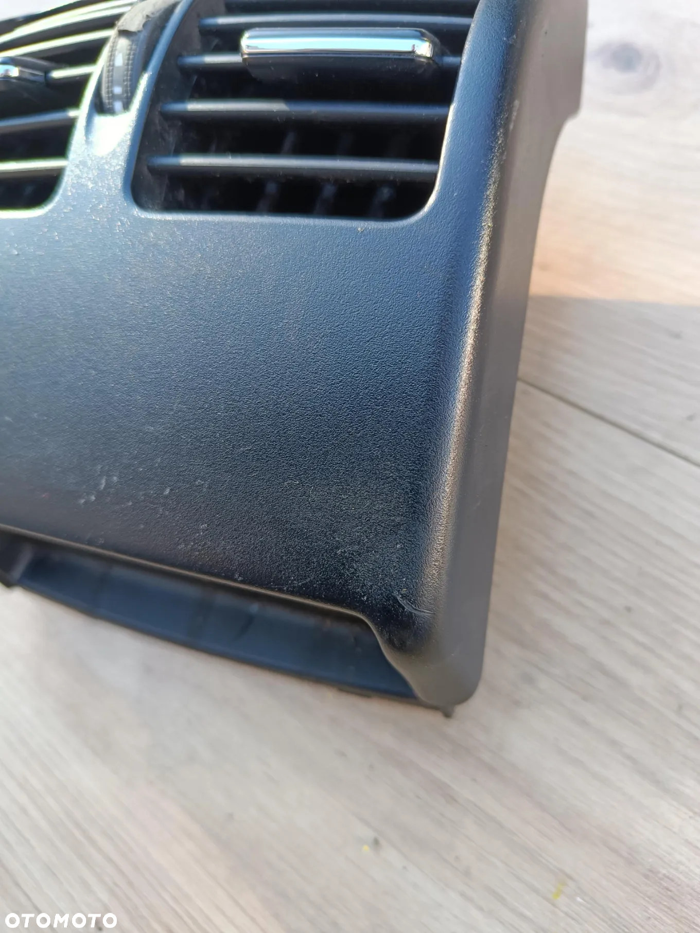MERCEDES W204 LIFT KRATKA NAWIEWU TYLNA TYŁ CZARNA - 3