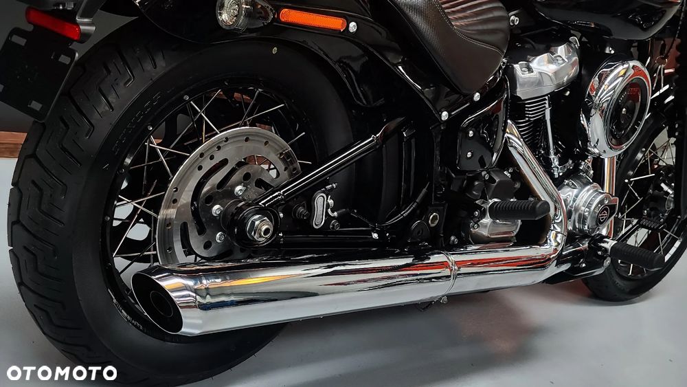 Harley-Davidson Softail Street Bob - 10