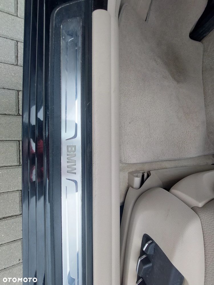 BMW Seria 5 525d xDrive Modern Line - 30