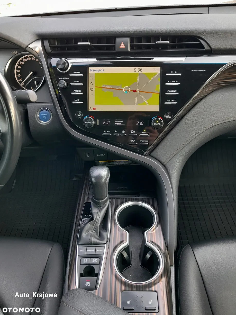 Toyota Camry 2.5 Hybrid Executive CVT - 12
